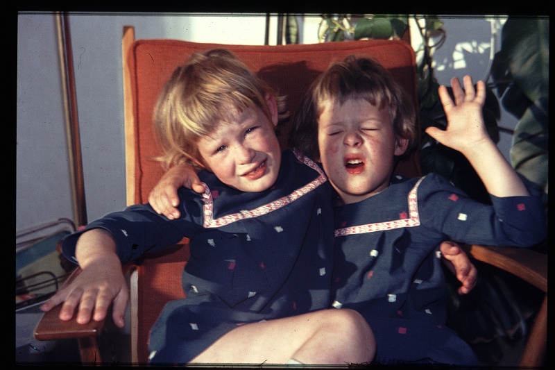 18.Delft juni 1968 Brigitte,Marion.JPG